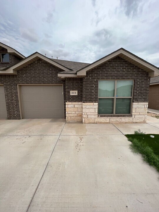 2111 Langford Ave in Lubbock, TX - Building Photo