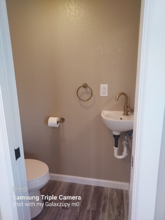 10214 Paganica Pl in Hutchinson, KS - Building Photo