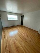 5718 W 64th Pl in Chicago, IL - Building Photo - Building Photo