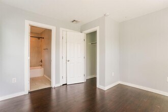 4801 Avenue H in Austin, TX - Building Photo - Building Photo