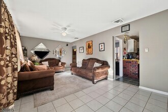 34 Ward Ave in Clifton, NJ - Foto de edificio - Building Photo