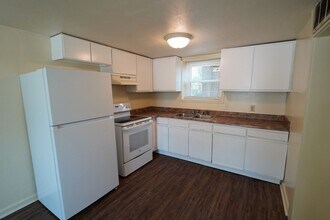 1221 N Duval St in Tallahassee, FL - Building Photo - Building Photo