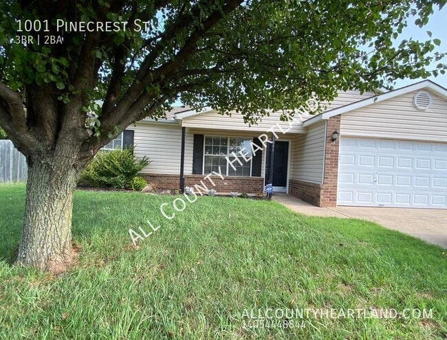 property at 1001 Pinecrest St