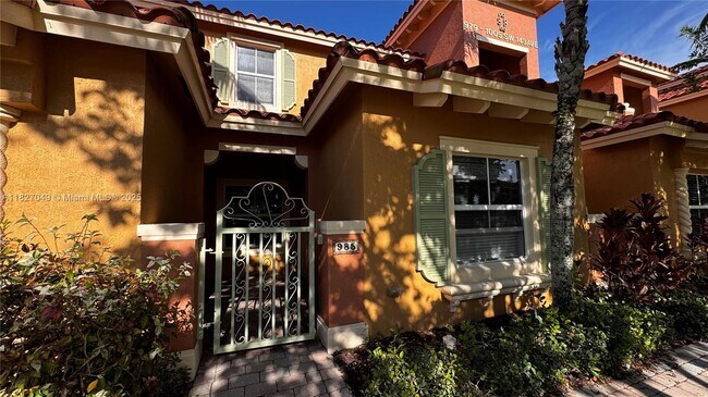 985 SW 143rd Ave in Pembroke Pines, FL - Building Photo - Building Photo