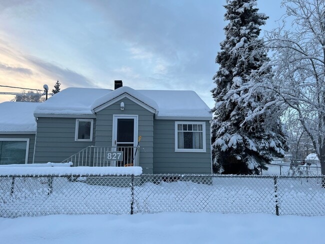 827 15th Ave in Fairbanks, AK - Building Photo - Building Photo