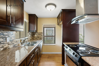 18411 Hatteras St in Los Angeles, CA - Building Photo - Building Photo