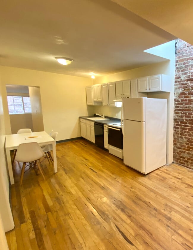 838 Huntington Ave, Unit 2 in Boston, MA - Foto de edificio - Building Photo