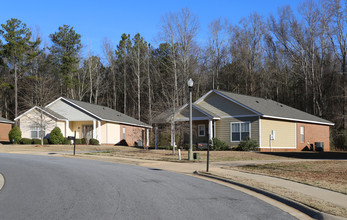 Jordan's Gate in Opelika, AL - Building Photo - Building Photo