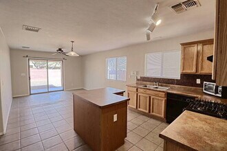 708 W Cholla Crest Dr in Green Valley, AZ - Building Photo - Building Photo