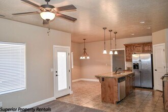 406 N Creek Ridge Dr in Washington, UT - Building Photo - Building Photo