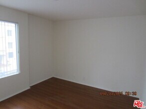 1212 Beachwood Dr in Los Angeles, CA - Building Photo - Building Photo