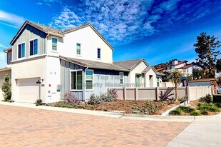 2061 Julie Dawn Pl in Escondido, CA - Building Photo