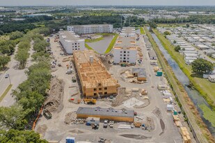 Hanover Gateway in Pinellas Park, FL - Building Photo