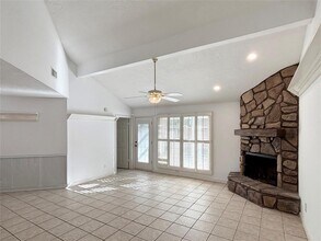 16810 Red Gully Dr in Sugar Land, TX - Building Photo - Building Photo