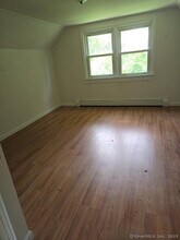 163 Hunters Rd in Norwich, CT - Building Photo - Building Photo