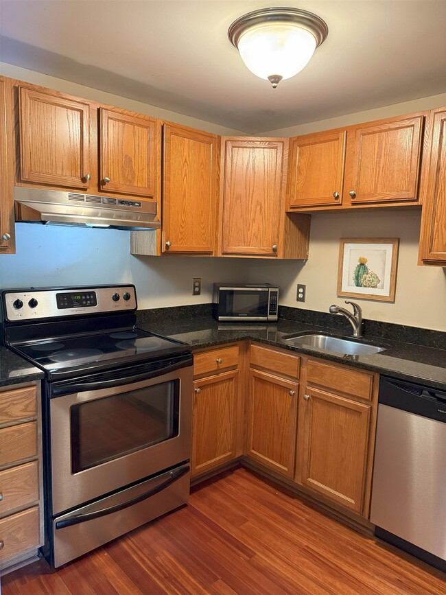59 Ponemah Hill Rd in Milford, NH - Building Photo - Building Photo