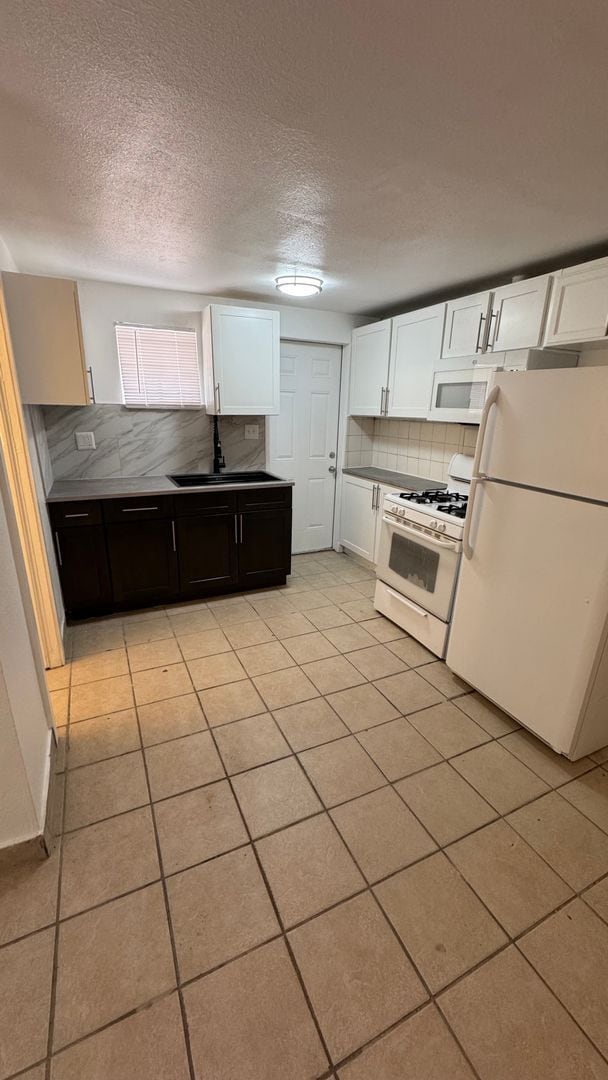 property at 1340 W Hatcher Rd