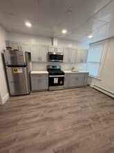 60 James St, Unit 3 in Newark, NJ - Foto de edificio - Building Photo