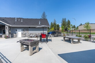 Heritage Villas in Coeur d'Alene, ID - Building Photo - Building Photo