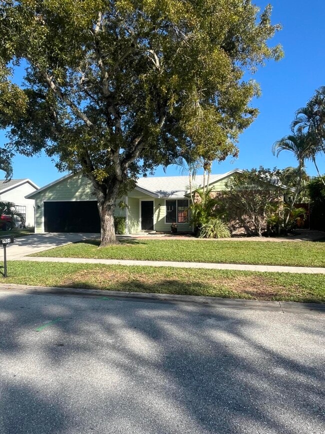 9404 Longmeadow Cir in Boynton Beach, FL - Building Photo - Building Photo