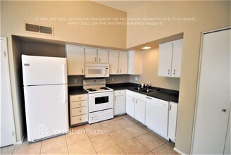 6117 W Mauna Loa Ln in Glendale, AZ - Building Photo - Building Photo