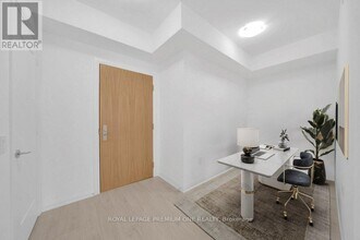 8960 Jane St in Vaughan, ON - Building Photo - Building Photo