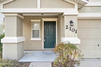 6700 Bowden Rd in Jacksonville, FL - Foto de edificio - Building Photo