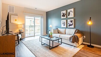 1557 Logan St, Unit 601 in Denver, CO - Building Photo