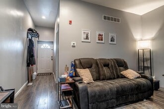 116 S Fellowship Rd in Maple Shade, NJ - Building Photo - Building Photo