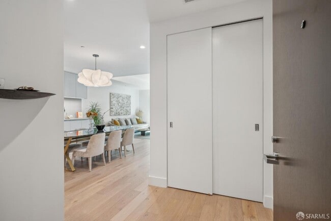 1 Bristol Court in San Francisco, CA - Building Photo - Building Photo