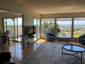 911 Paseo Ferrelo in Santa Barbara, CA - Building Photo - Building Photo