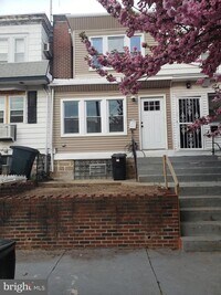 4131 Gilham St photo'