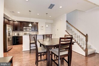 42268 Tackroom Terrace in Aldie, VA - Building Photo - Building Photo