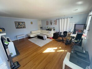 159 Mill Rock Rd in Hamden, CT - Building Photo - Building Photo