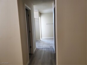 10138 S Arbor Brook Ct in Las Vegas, NV - Building Photo - Building Photo