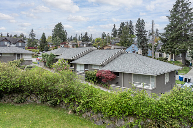 Gilman Apartments in Seattle, WA - Building Photo - Building Photo