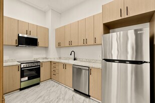 115 S Patrick St in Alexandria, VA - Building Photo