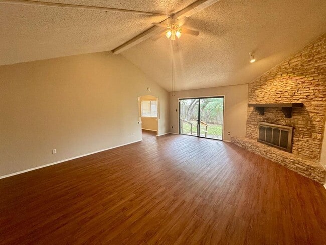 2708 Charlesworth Dr in Austin, TX - Foto de edificio - Building Photo