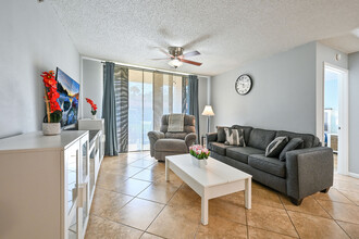 1265 Wildwood Lakes Blvd in Naples, FL - Building Photo - Building Photo