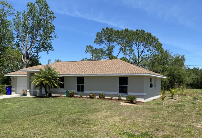1600 Benz Terrace in Sebring, FL - Building Photo - Building Photo