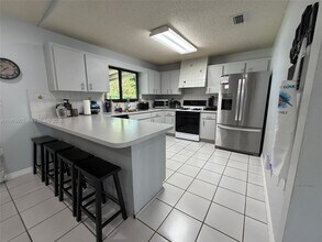 6541 SW 31st St in Miami, FL - Building Photo - Building Photo