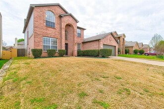 2723 Excalibur Dr in Grand Prairie, TX - Building Photo - Building Photo
