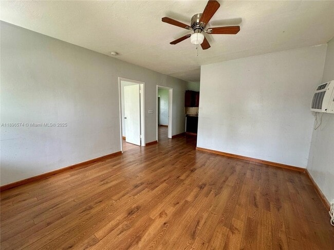 1987 NE 171 St, Unit 1 in North Miami Beach, FL - Building Photo - Building Photo