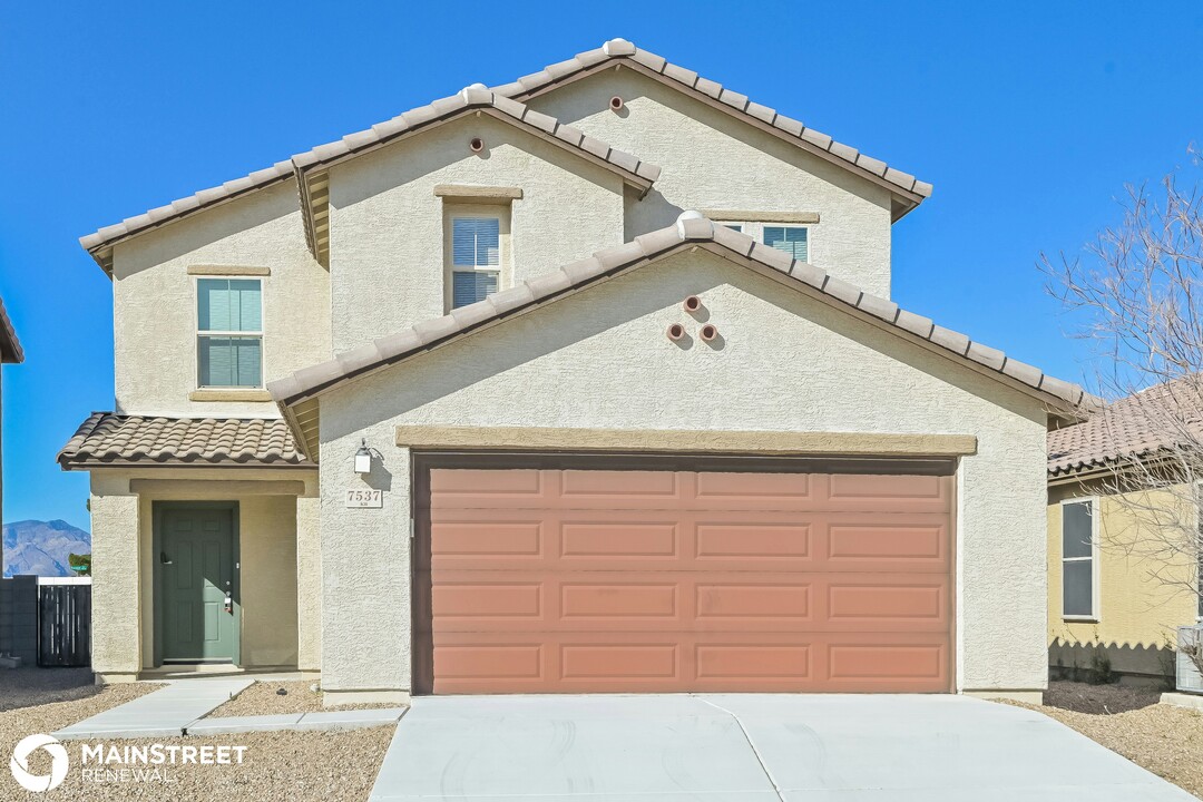 7537 Kinnison Wash Lp in Tucson, AZ - Building Photo