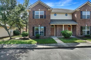 211 Foxbury Square in Pooler, GA - Building Photo