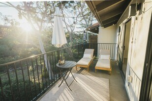 1031 Miramonte Dr in Santa Barbara, CA - Building Photo