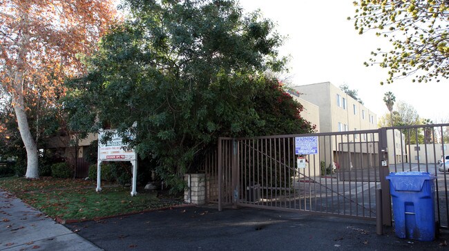 Sherman Gardens in Reseda, CA - Building Photo - Building Photo