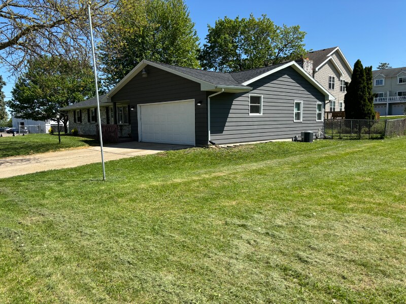 105 Nygard St in Madison, WI - Building Photo