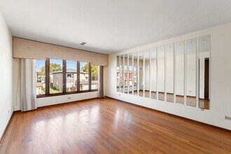 8427 W Windsor Ave in Chicago, IL - Foto de edificio - Building Photo
