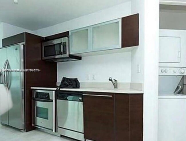 property at 1900 N Bayshore Dr